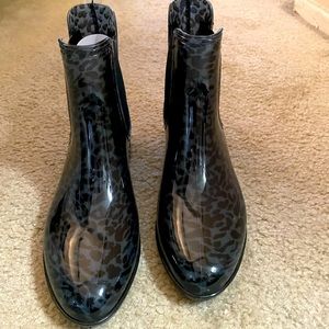 NEW IN BOX! INC Women’s black leopard print rain boots size 9